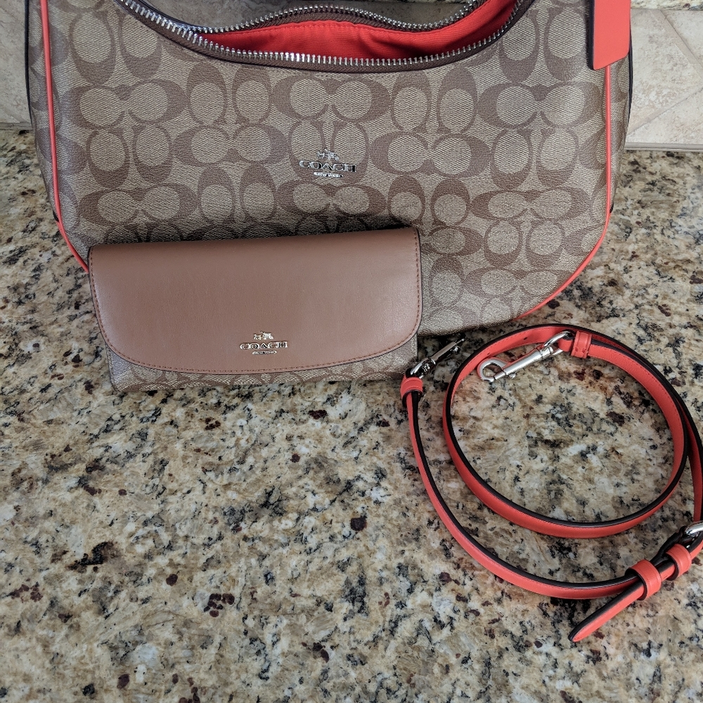 Authentic Leather Coach shoulder bag/crossbody
